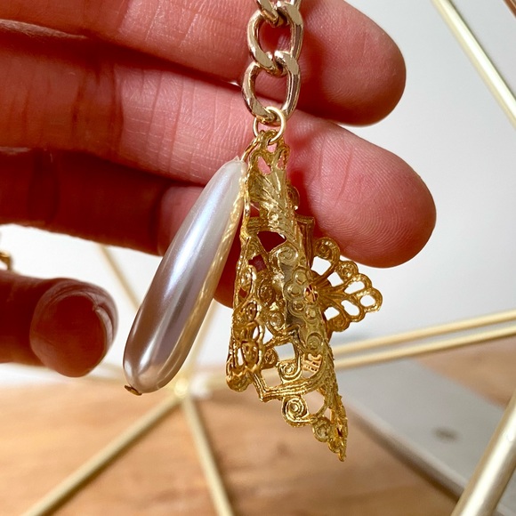 Redesigned Nina Ricci green and gold toned clip on dangling earrings - Picture 6 of 12